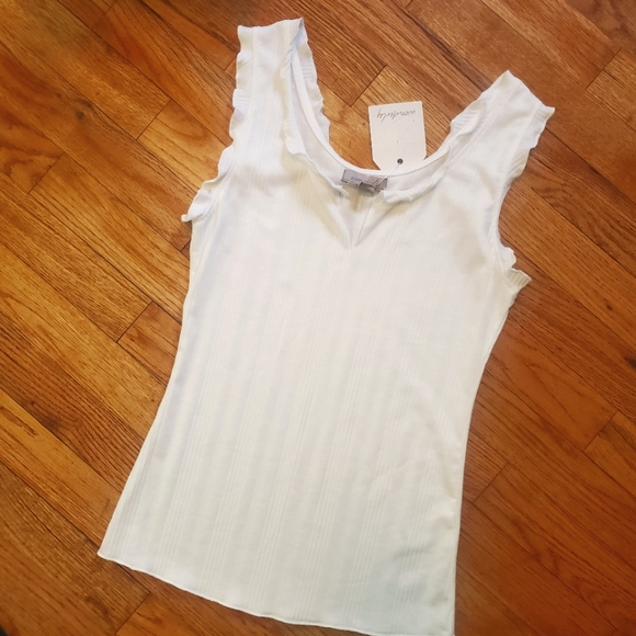 Wonderly Ribbed Flutter Peasant Tank - Picture 4 of 8